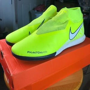 Nike Phantom Highlight Soccer Shoes